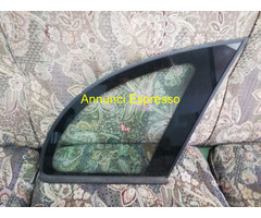 Vetri fissi fiancata e parafango dx Opel Meriva
