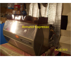 Antica macchina da caffè Faema a leva alta