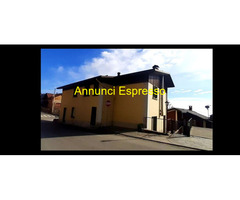 Casa mq435 Da ristrutturare su più livelli