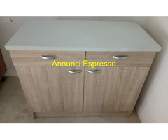 Mobile con cassetti e sportelli