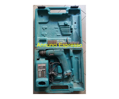Makita Avvitatore modello 6018d completo di valige