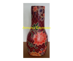 Vaso in legno decorato per fiori da tavolo