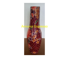Vaso in legno decorato per fiori da tavolo