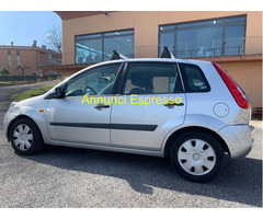 FORD Fiesta 1.4 Utilitaria