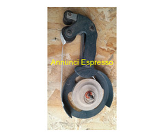 Applicatore manuale di carta gommata per legno
