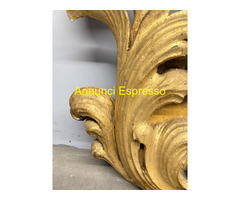 Antica coppia di grandi applique in legno dorato