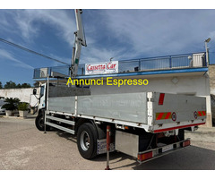 Autogru IVECO EUROCARGO 170E27 CON GRU