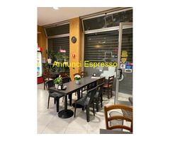 BAR DELIZIOSO ADATTO A RAGAZZA-2 AMICHE