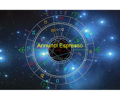 Astrologa per leggere stelle e mappe natali