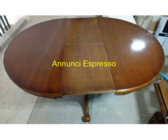 Tavolo In Legno di Noce perfetto stato misure 120