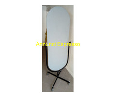 Specchio girevole con ruote in perfetto stato