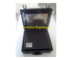 Valigetta Armani in pelle misure 40 x 36 x 13 cm.