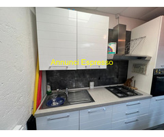 Cucina pari a nuovo