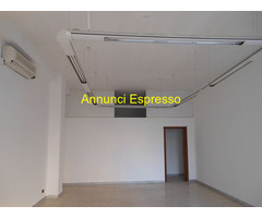 Affitto negozio vic  campo sportivo mq63 affitto Euro420