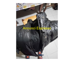 Vendo giacca a vento nuova nera ...mai usata ..