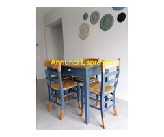 Tavolo restaurato in stile moderno con 4 sedie