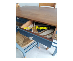 Tavolo restaurato in stile moderno con 4 sedie