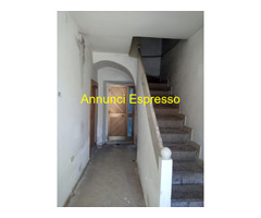 Casa mq200 Da ristrutturare su più livelli
