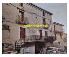 Villa bifamiliare mq270 Ristrutturato su più livelli