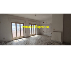  Vendita Stabile/Palazzo 100 mq 