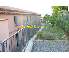 Villa bifamiliare mq230 Ristrutturato su più livelli