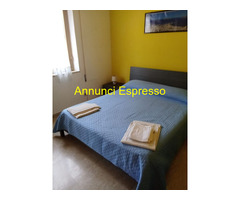 STANZA DA LETTO ..PRATICAMENTE NUOVA