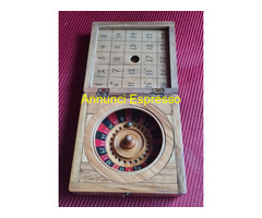 Gioco d\'antan scatola di legno con una ROULETTE