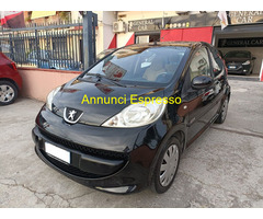 PEUGEOT 107 1.0 SWEET YEARS  Berlina