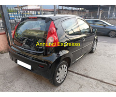 PEUGEOT 107 1.0 SWEET YEARS  Berlina