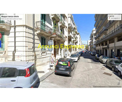 via Colapesce, 5 Vendita Garage 159 mq 