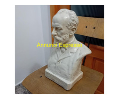 Scultura antica del famoso compositore ?ajkovskij