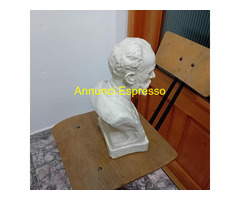Scultura antica del famoso compositore ?ajkovskij