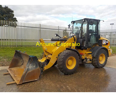 Caricatori su ruote CAT 908M pala gommata