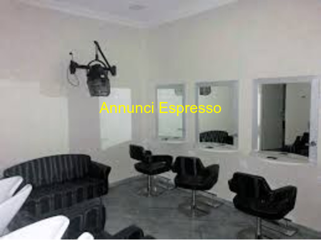 Affitto negozio VIC. VIA ROMA CESANO mq40 affitto Euro750 Affitto negozio VIC. VIA ROMA CESANO mq40 affitto Euro750