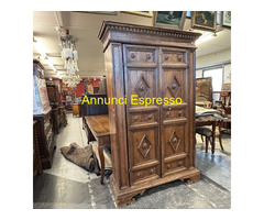 Antico strepitoso armadio stipo Umbro epoca XVII