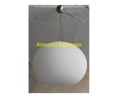 Lampada a sospensione a forma di globo