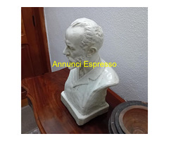 Busto antico del famoso compositore ?ajkovskij