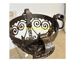 Antico porta vaso ? fioriera da terra  in ferro