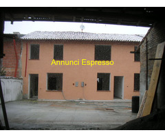 Villa a schiera mq120 Ristrutturato piano terra