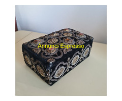 Antico   portagioie  anglo-indiano in  velluto cin