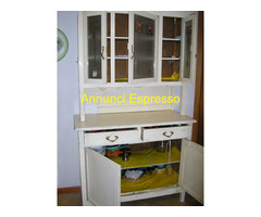 Credenza bianca e vetrinetta antica