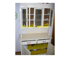 Credenza bianca e vetrinetta antica