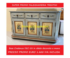 Credenza decorata