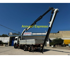 Autogru IVECO FIAT 240.36 CON CASSONE