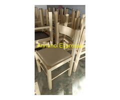 Sedia in legno con seduta ecopelle come nuove