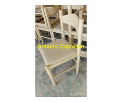 Sedia in legno con seduta ecopelle come nuove