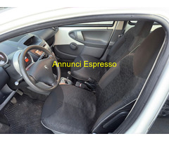PEUGEOT 107 2 tronic cambio automatico  Utilitaria