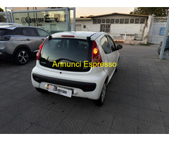 PEUGEOT 107 2 tronic cambio automatico  Utilitaria