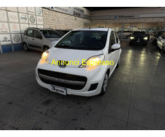 PEUGEOT 107 2 tronic cambio automatico  Utilitaria