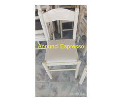 Sedia in legno con seduta ecopelle come nuove